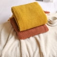 thumbnail image 3 of Elegante decoración para el hogar, manta de franela polar súper suave al tacto para todas las estaciones, 130 x 230 cm de lana tejida beige, ligera y resistente a las arrugas, adecuada para viajes de, 3 of 4