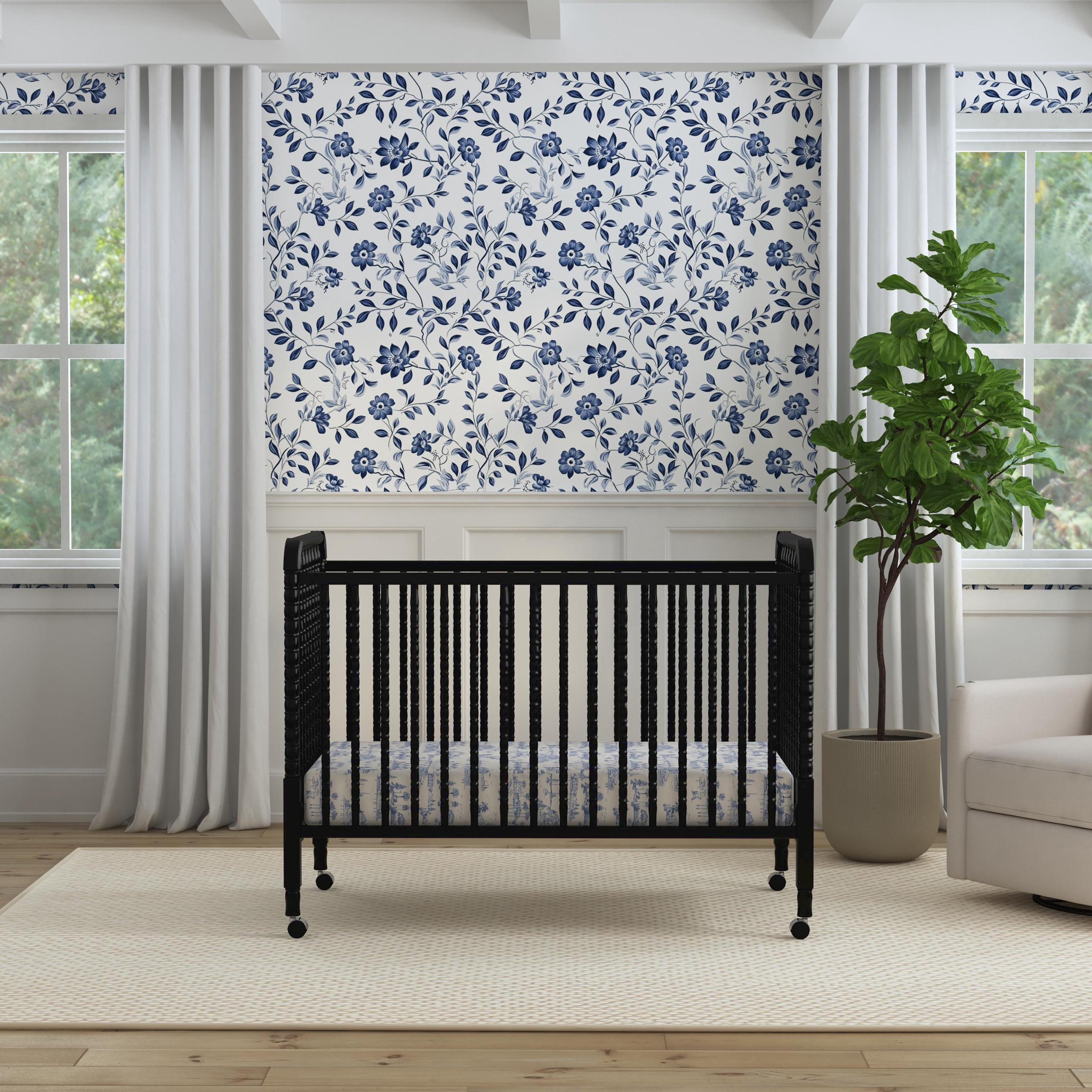 DaVinci Jenny Lind 3-in-1 Convertible Crib, Ebony Finish, with Toddler Bed and Daybed Conversion