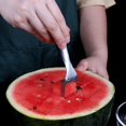 thumbnail image 4 of Rebanador de tenedor de sandía 2 en 1, nuevo cortador de sandía 2023, cuchillo rebanador de tenedores de fruta de acero inoxidable de doble cabezal, 4 of 5