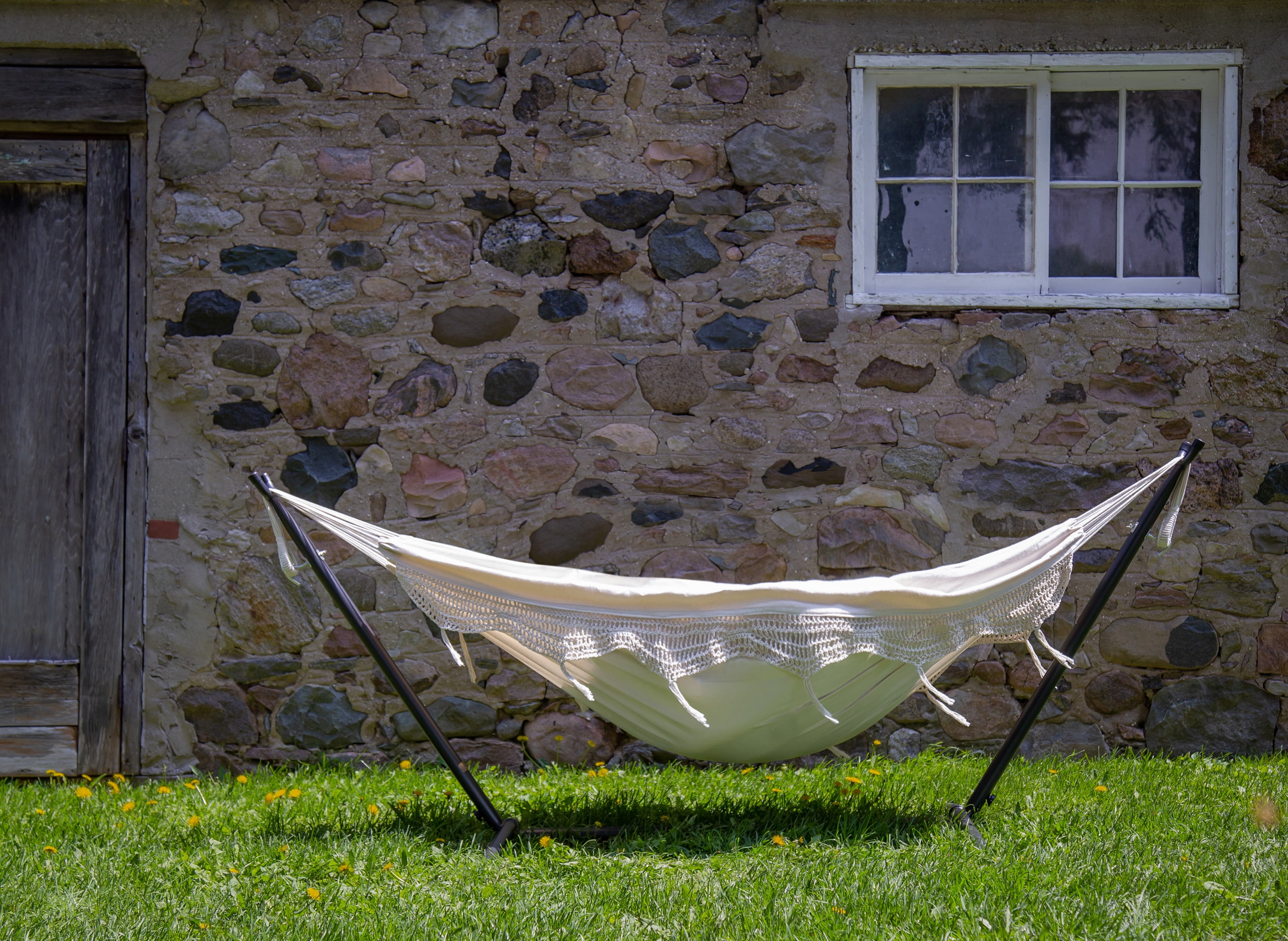 Vivere's Combo Double Deluxe Natural with Fringe Hammock with Stand (9ft) by Vivere LTD