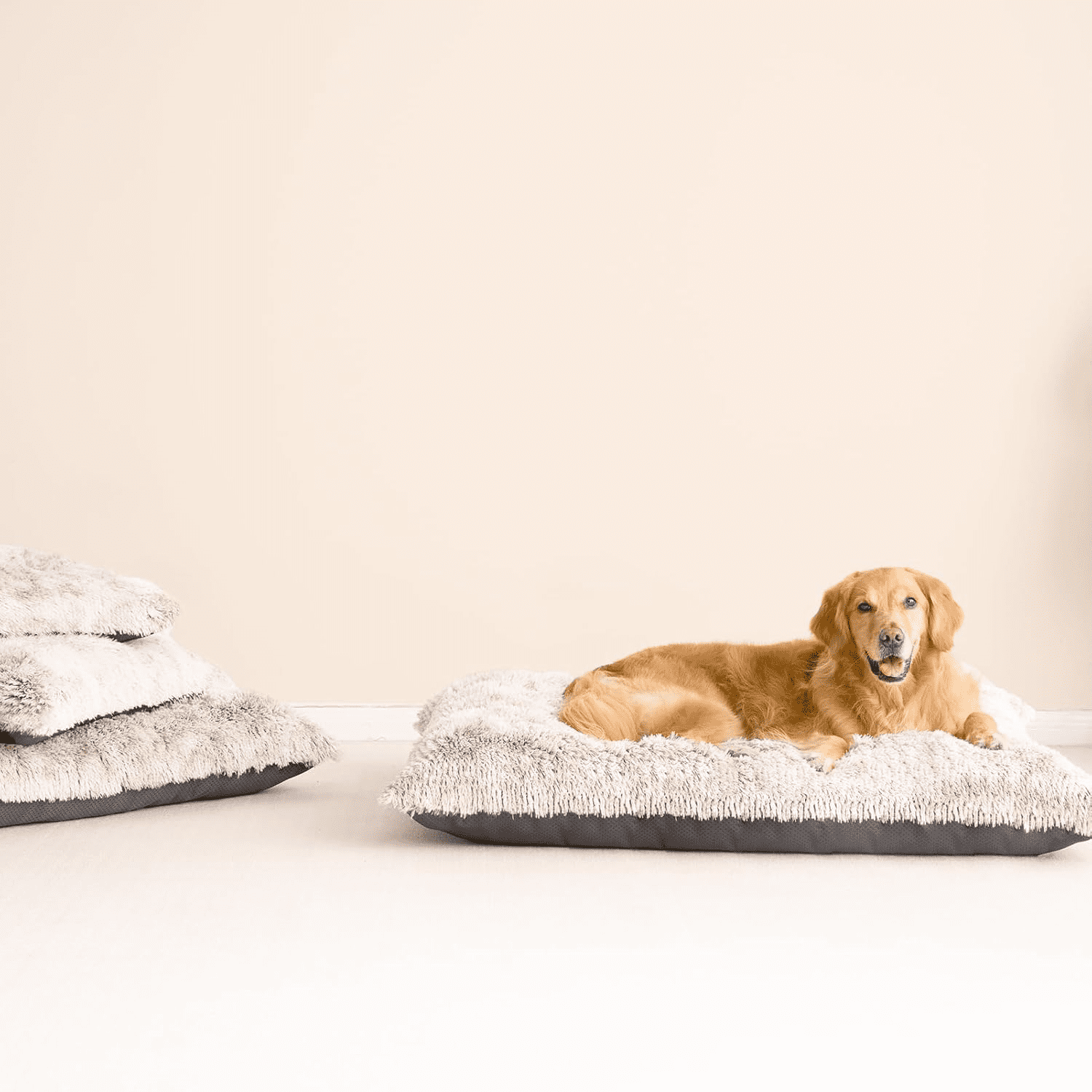 XXL Dog Crate Pad, Plush Faux Fur Bed for Extra Large Dogs, Calming Anti Anxiety XXL Dog Bed, Washable Soft Warm Mat with Non-Slip Bottom