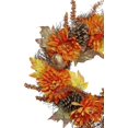 thumbnail image 3 of Corona de flores artificiales con ramitas de crisantemos y bellotas, 22 pulgadas, sin iluminación, 3 of 4