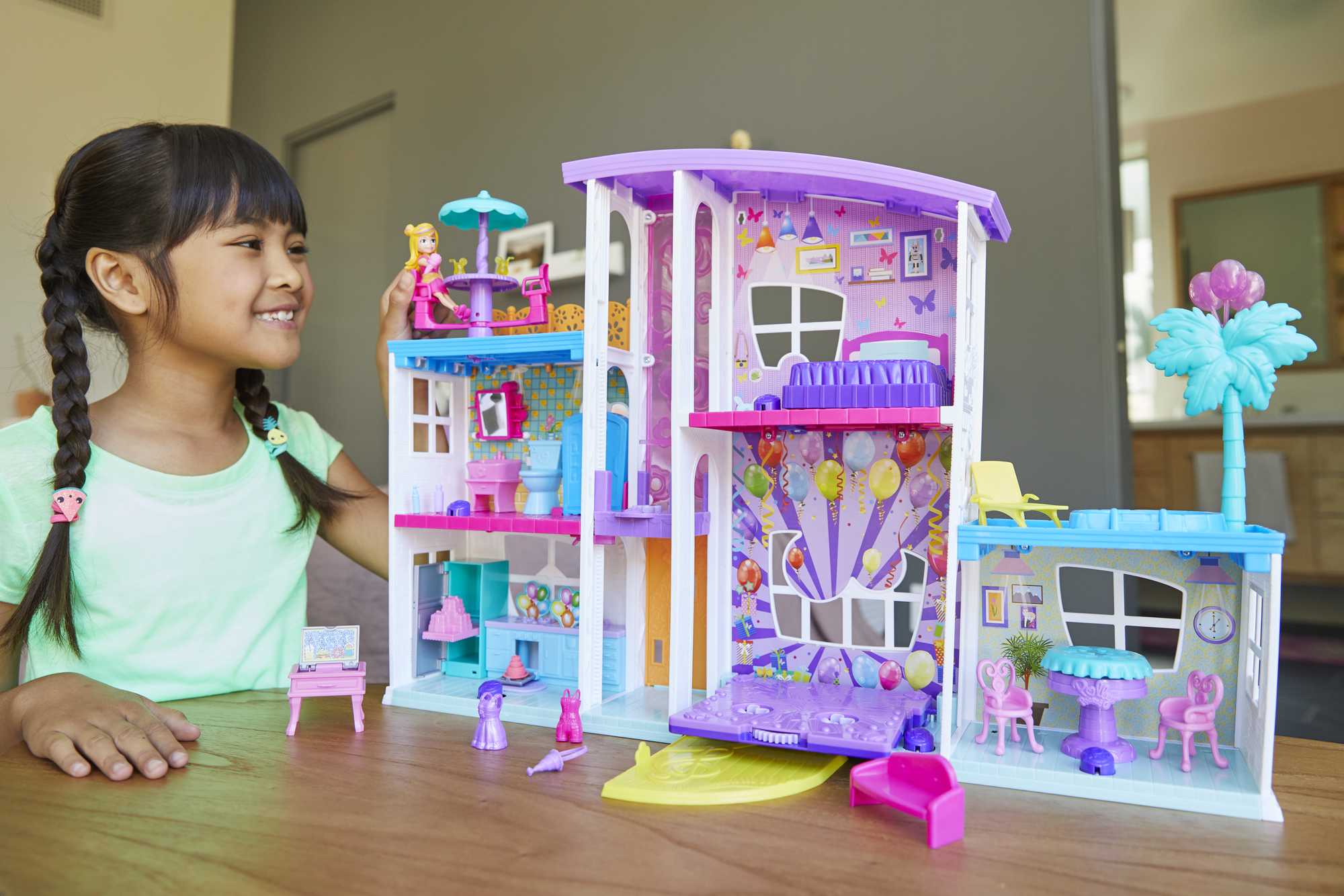 Polly Pocket Poppin' Party Pad Is a Transforming Playhouse! - image 3 of 7