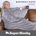 thumbnail image 2 of Manta portátil Super Blanky gris claro para mujeres y hombres, 2 of 8