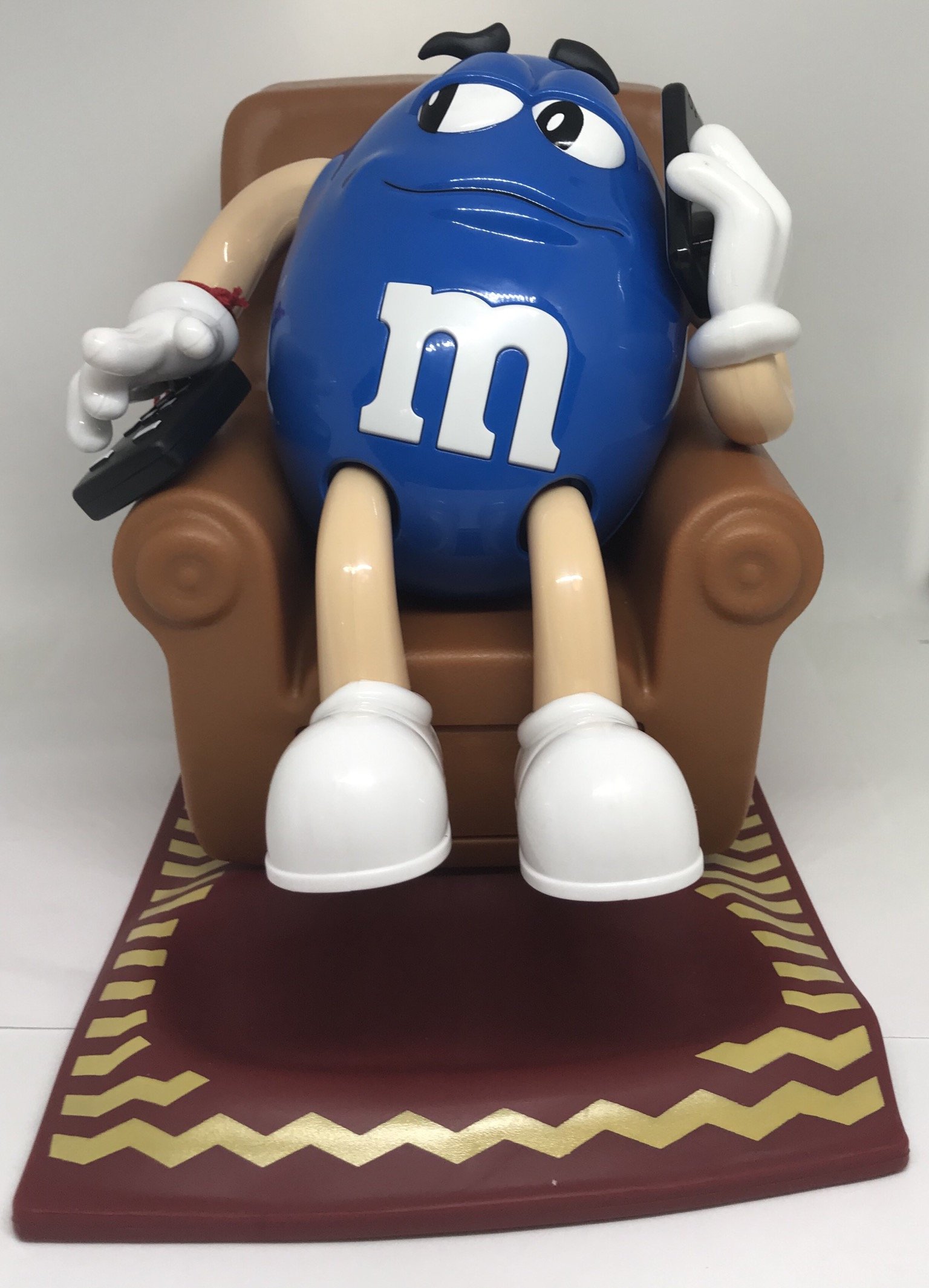 M&amp;M&amp;#39;s World Blue Character Recliner Candy Dispenser New with Tags ...