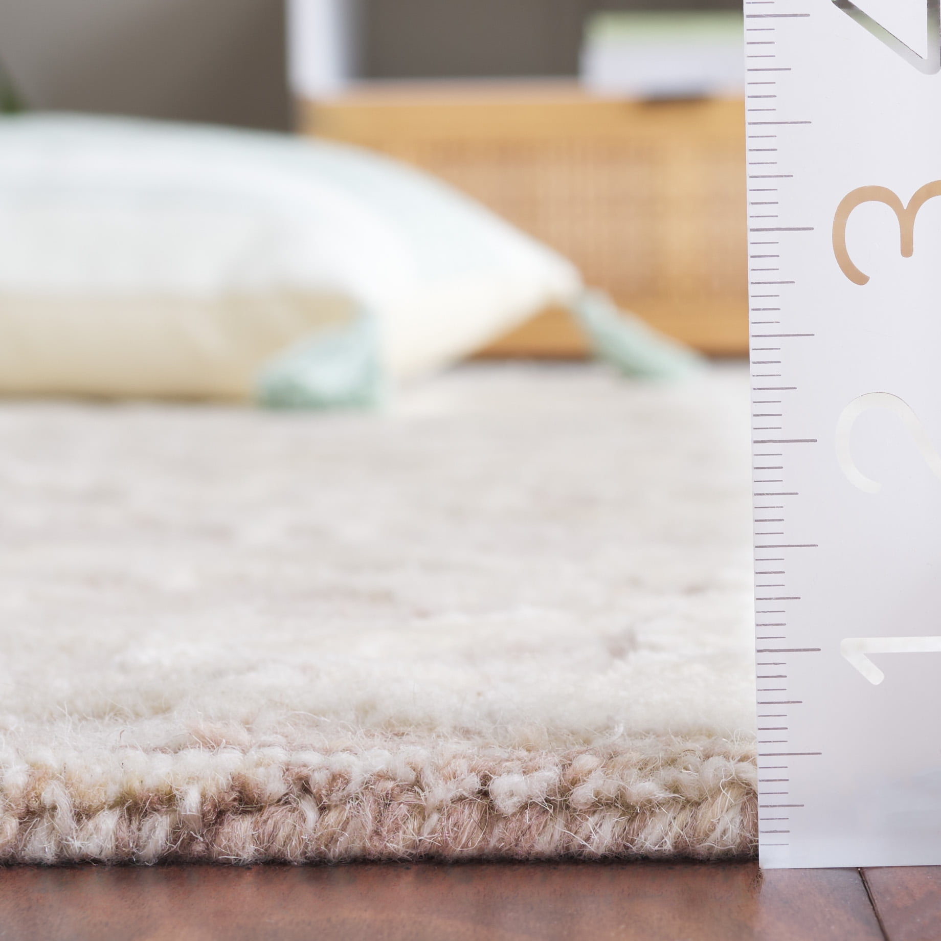 SAFAVIEH Glamour Braylon Abstract Area Rug, Beige/Ivory, 5' x 8'