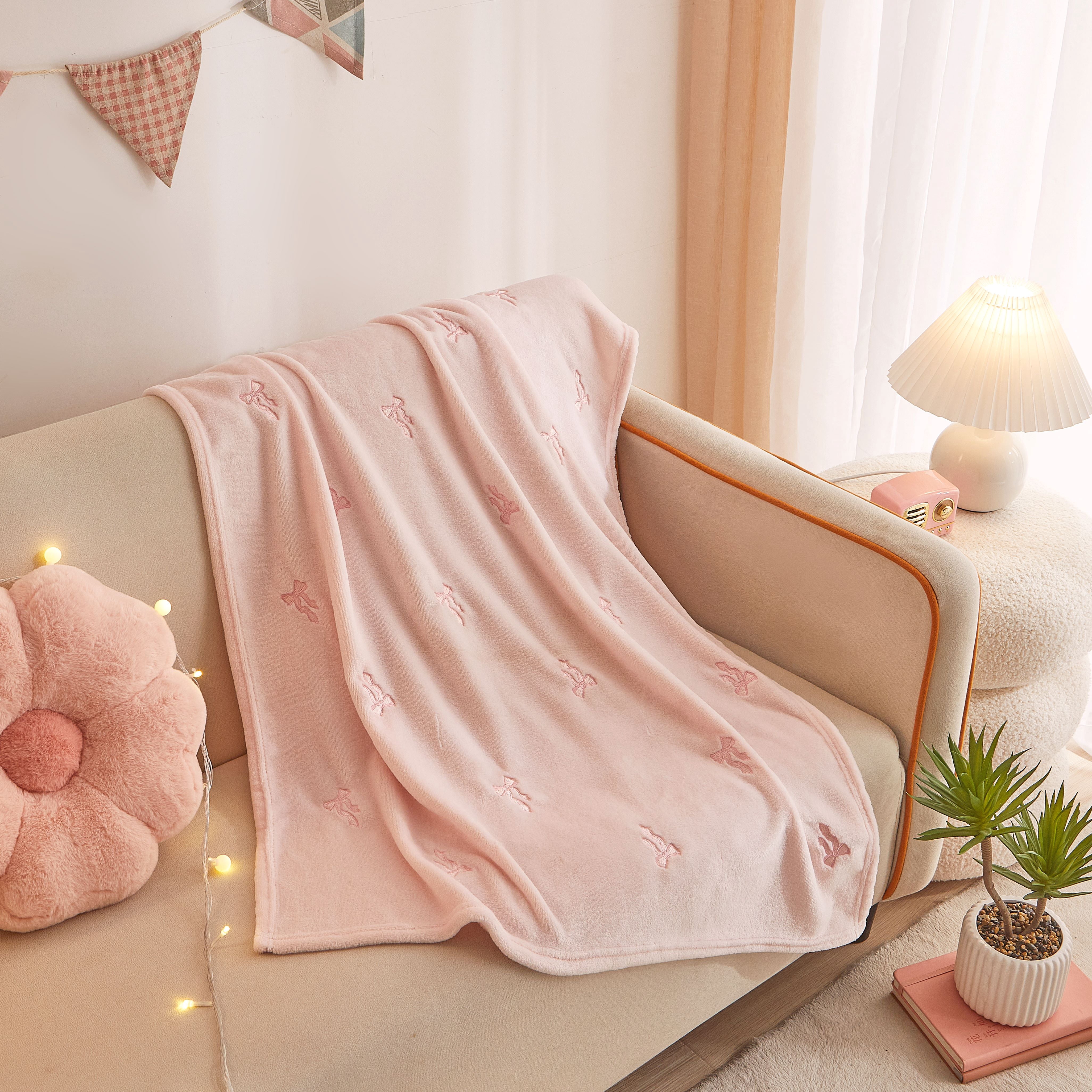 Little Nest Bows Plush Blanket 30" X 40"