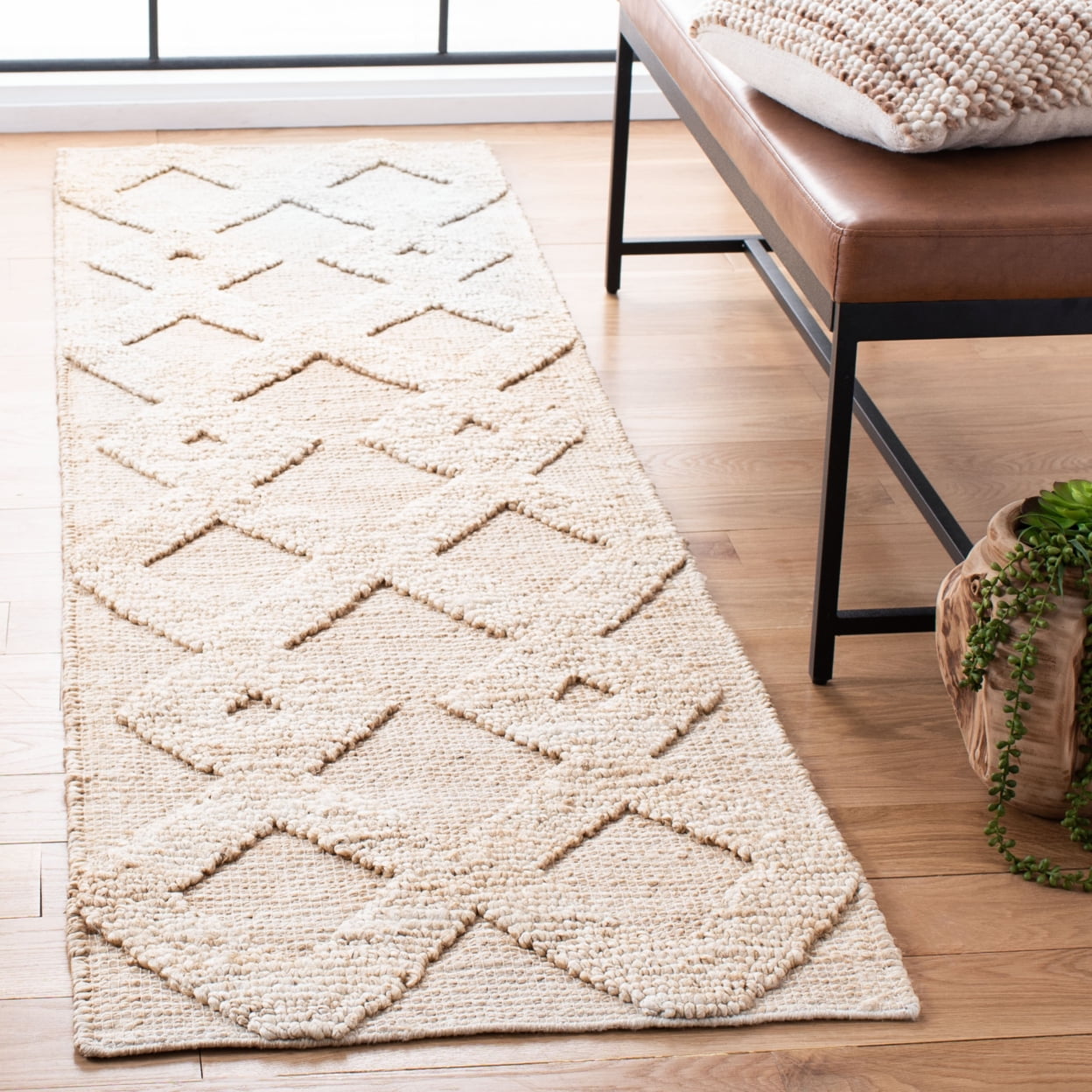 SAFAVIEH Natural Fiber Hermite Geometric Jute Area Rug, Ivory, 4' x 6'