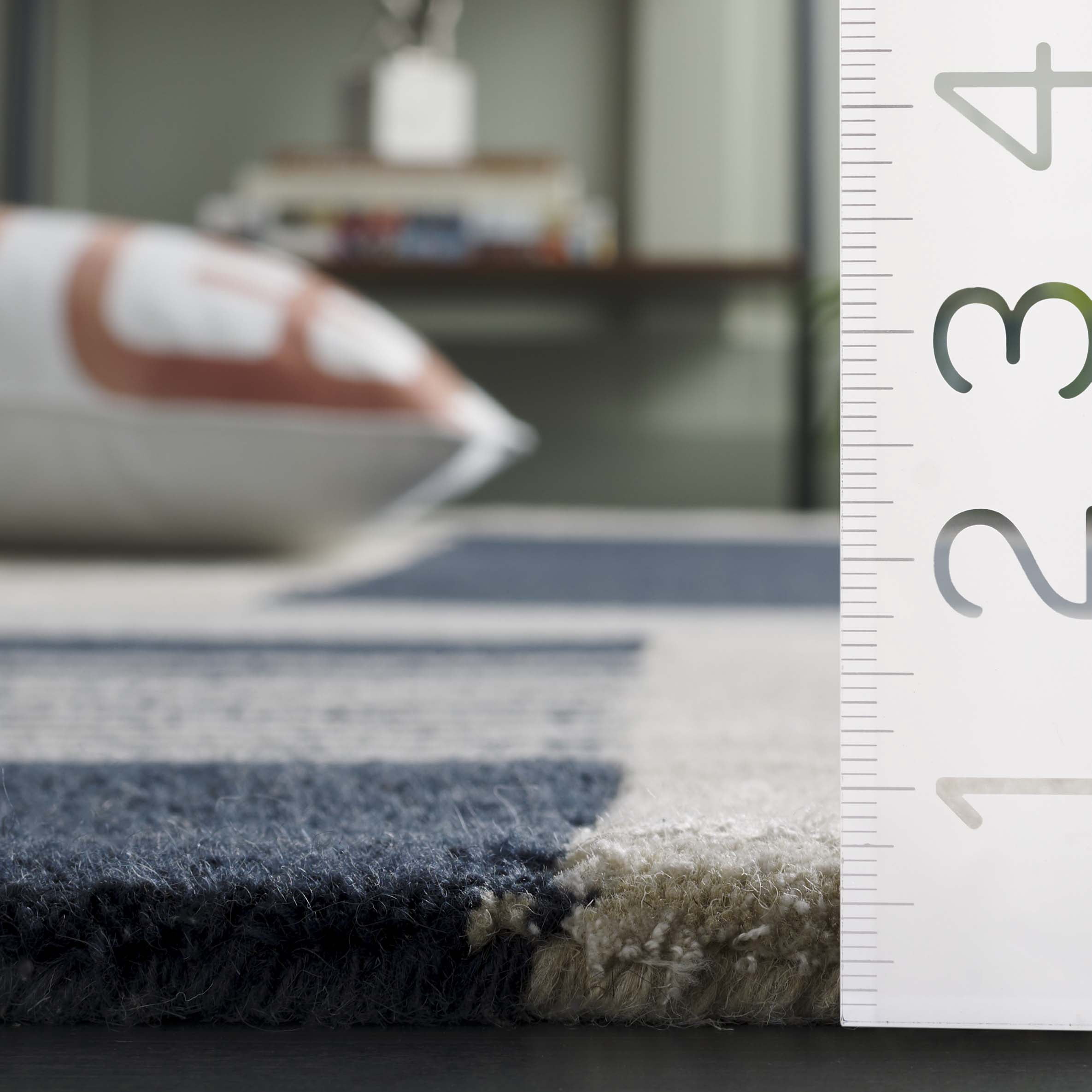 SAFAVIEH Rodeo Drive Yasim Abstract Area Rug, Navy/Ivory, 6' x 6' Square