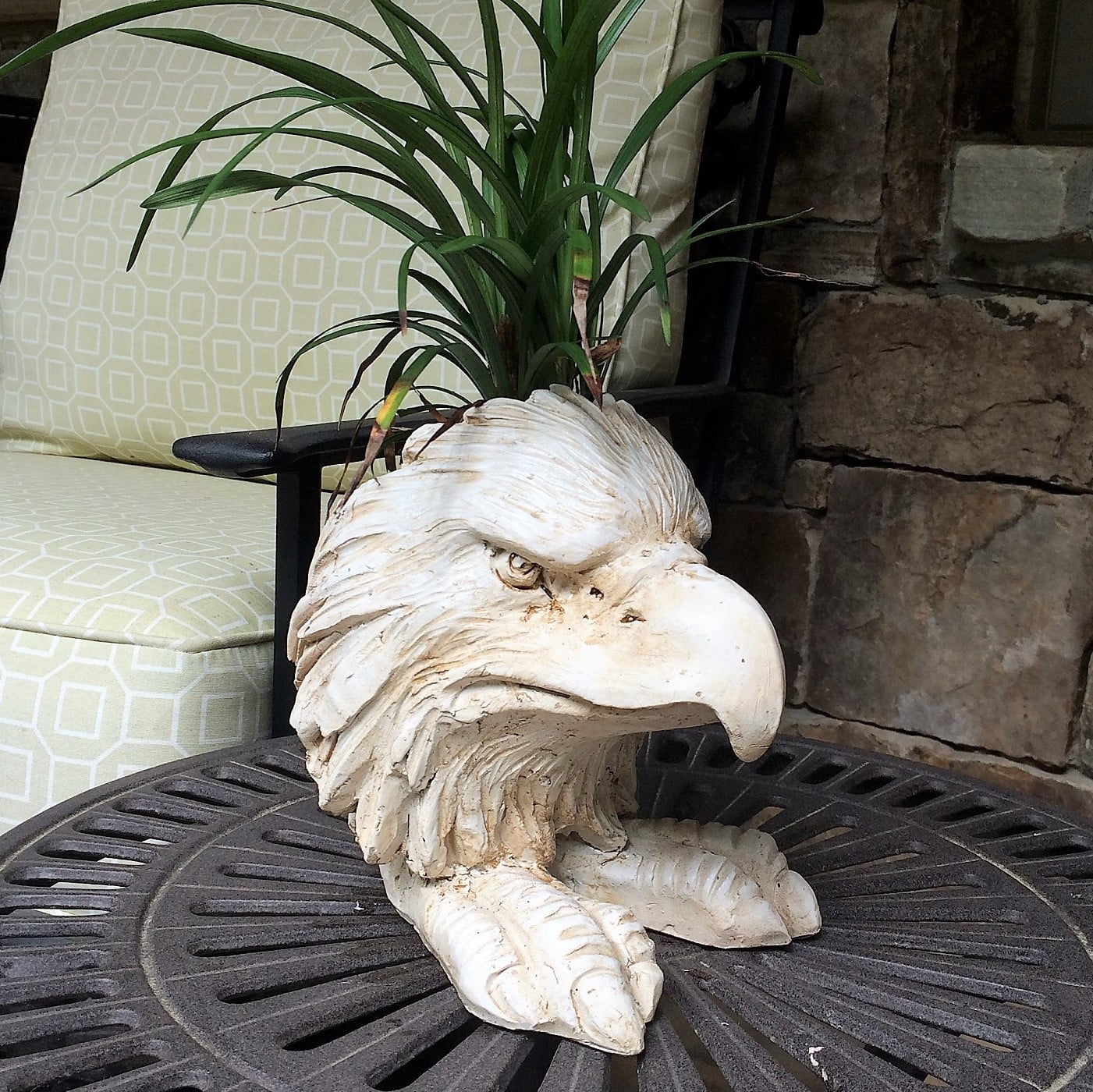 Homestyles Antique White American Eagle Mascot Muggly Animal Statue Humorous Planter Pot