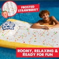 thumbnail image 4 of Flotador inflable para piscina Sunny Days Giant Pop-Tarts de 1,7 m, 4 of 7