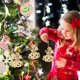 thumbnail image 4 of Colgante creativo de madera para Navidad artesanía hecha a mano de Likrtyny Papá Noel adornos de gota de árbol de Navidad decoraciones navideñas, 4 of 9