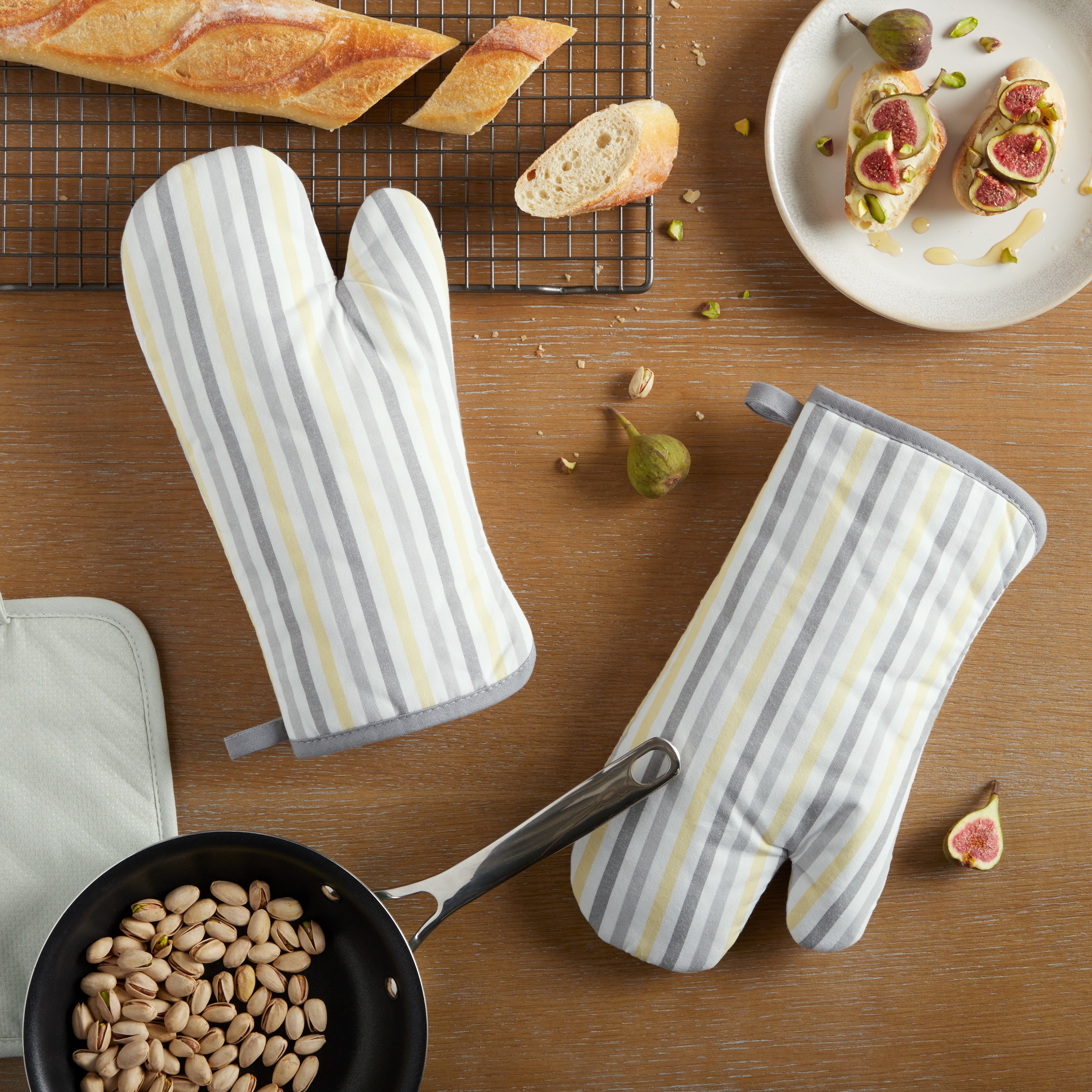 Martha Stewart Daisy Stripe Oven Mitt Set 2-Pack, Grey/Yellow, 7"x13"