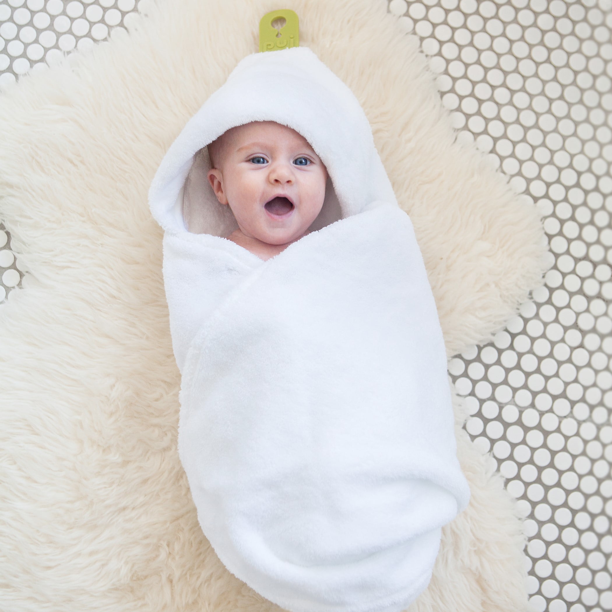 Puj Hug HandsFree Infant Bath Towel
