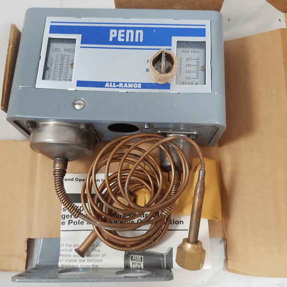New Johnson Controls Dual Pressure Control  - P70MA-1C Thermostats Lock