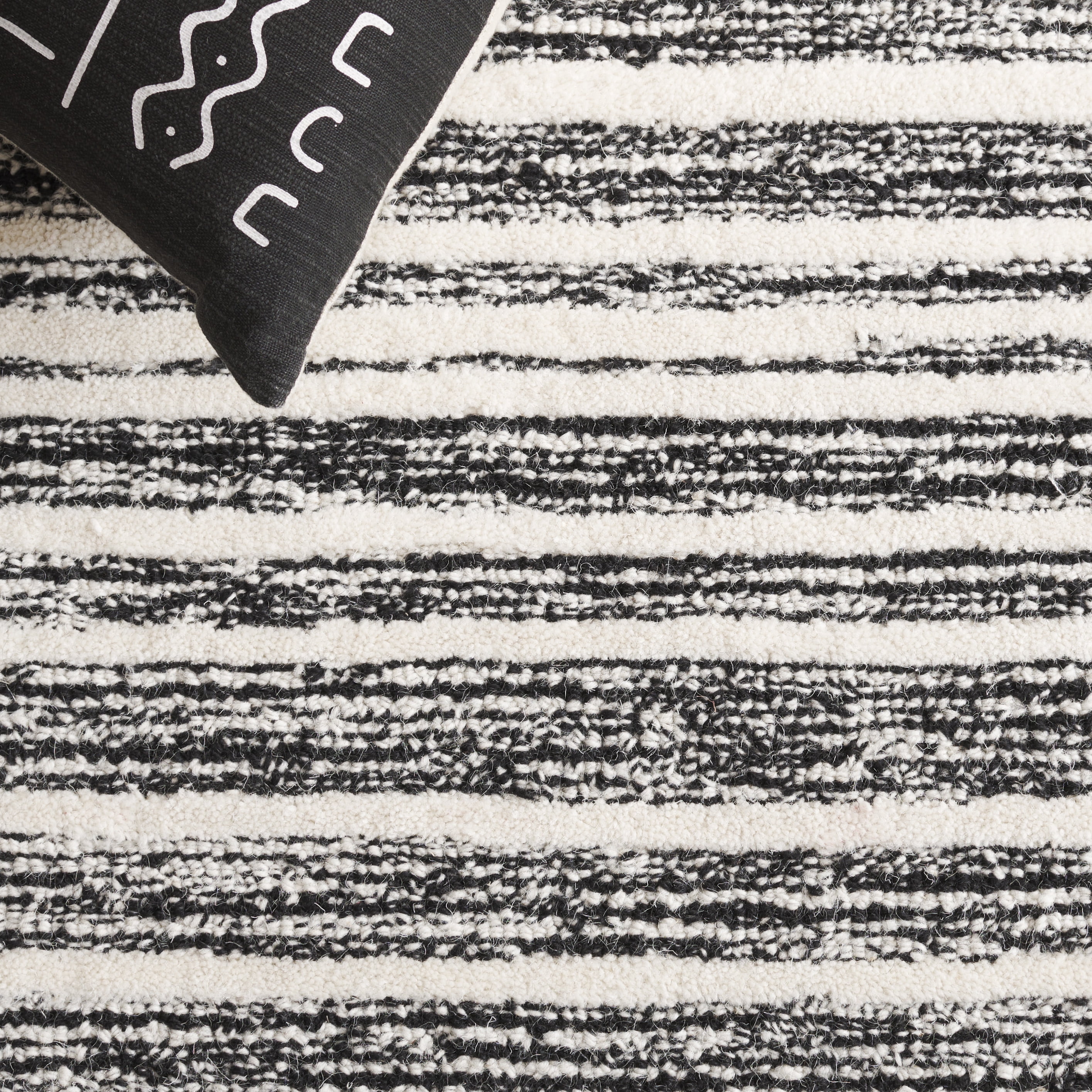 SAFAVIEH Abstract Layne Abstract Area Rug, Black/Ivory, 6' x 9'