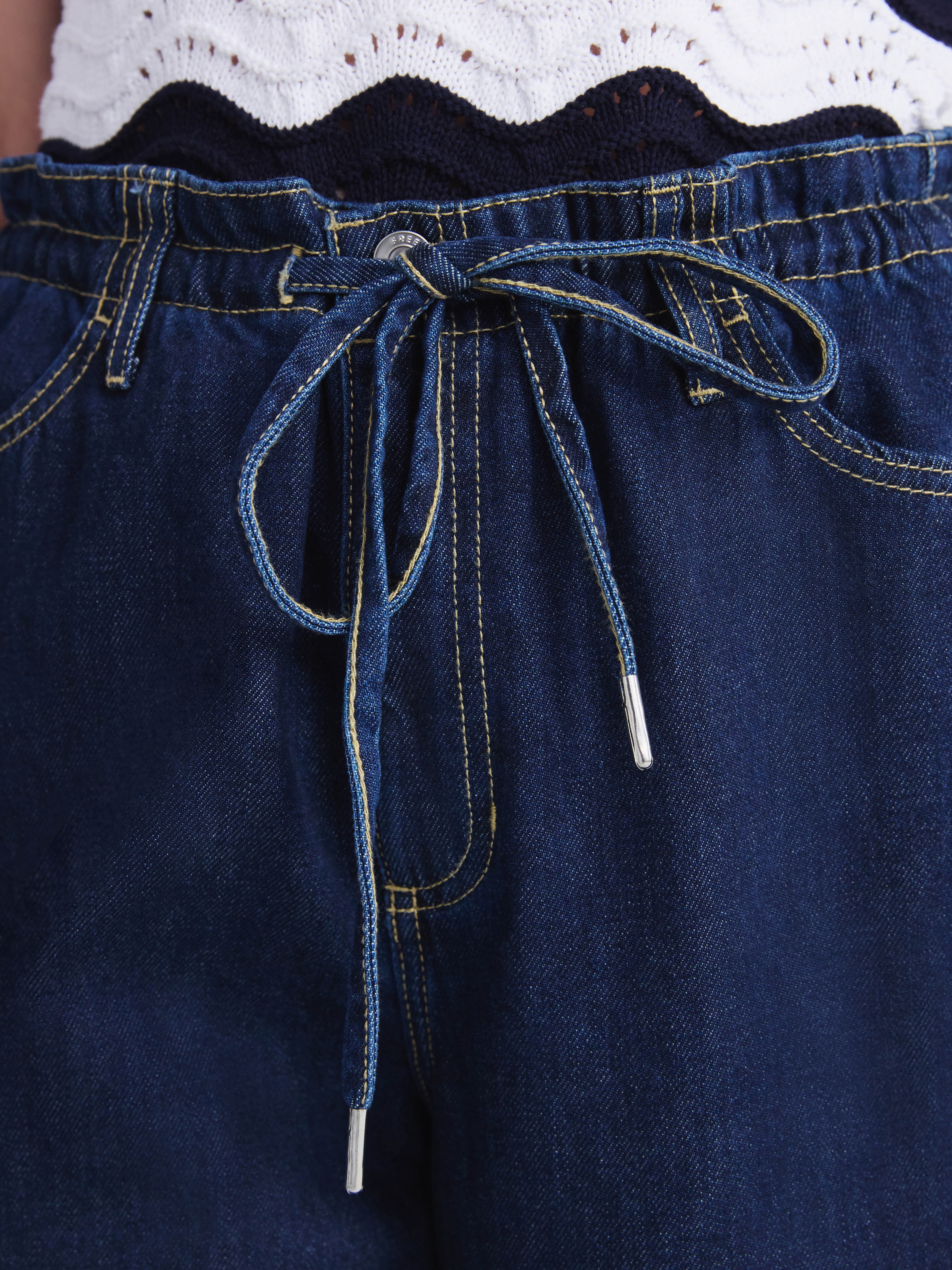 Free Assembly Women's Loose Fitting Wide Leg Jeans with Adjustable Tie Waist, 32" Inseam, Sizes 0-26
