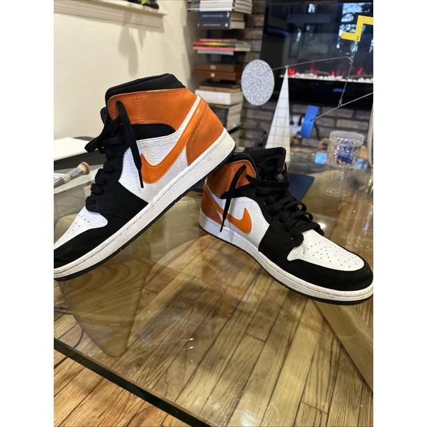 Ni - ke Jordan 1 Retro OG Mid "Orange White And Black " Size 10