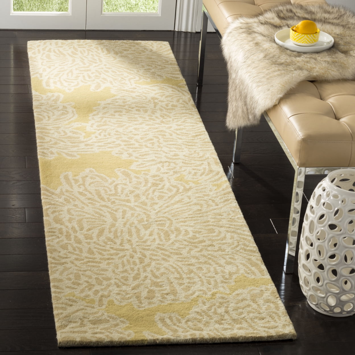 SAFAVIEH Martha Stewart Chrysanthemum Floral Wool Runner Rug, Malted, 2'3" x 8'