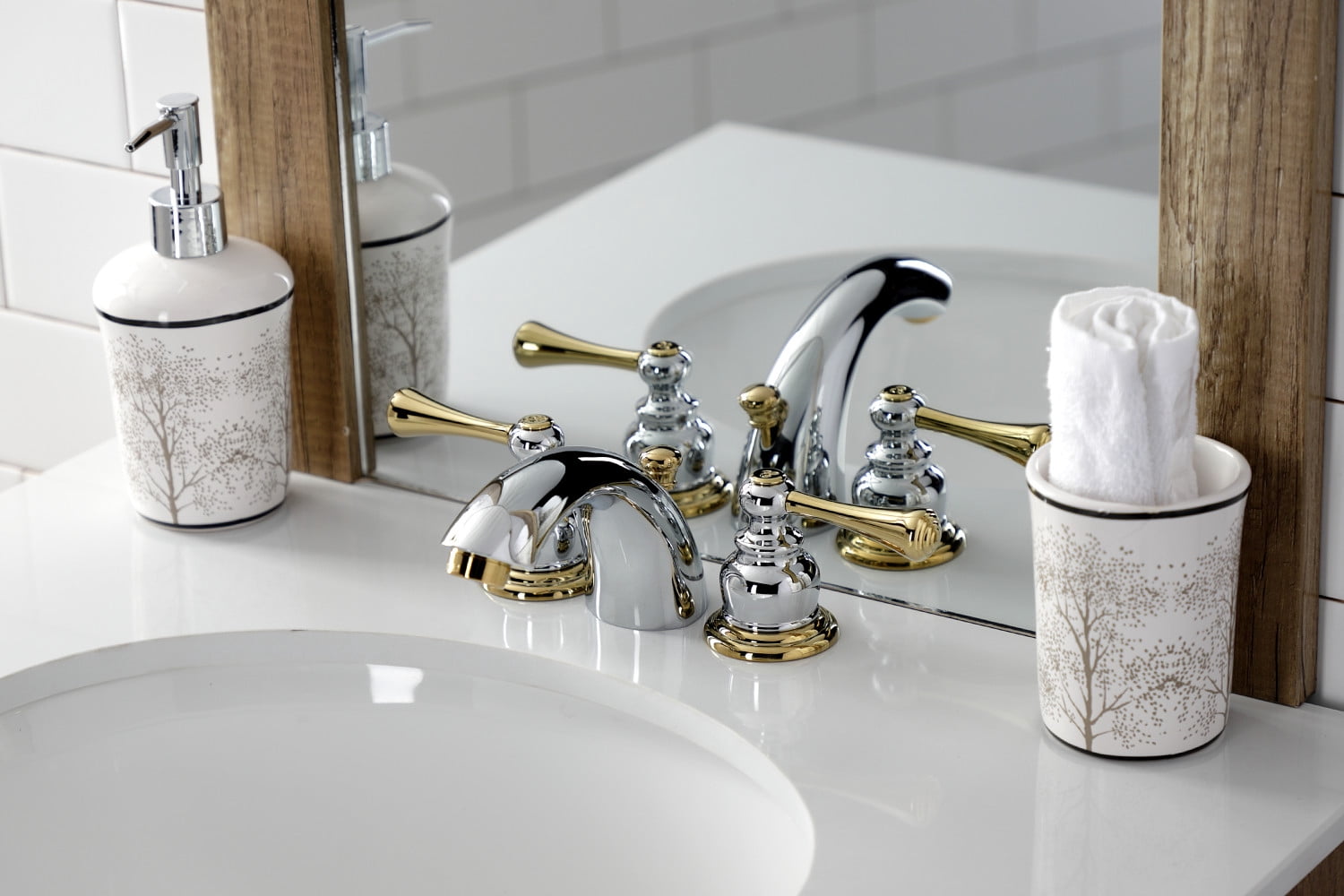 Kingston Brass KB3944BL Vintage Mini-Widespread Bathroom Faucet, Polished Chrome/Polished Brass