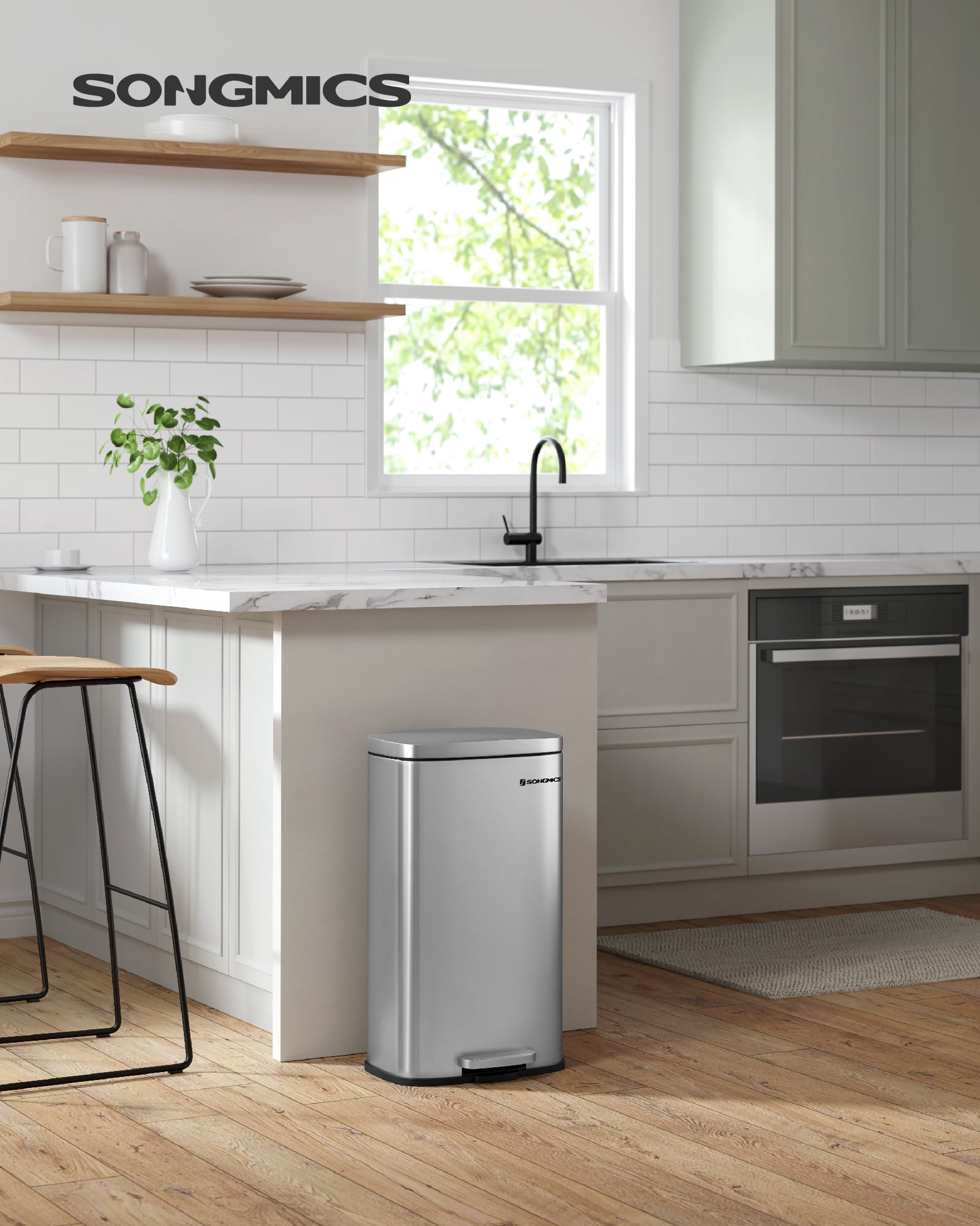 8 Gallon Kitchen Trash Can with Lid Stainless Steel Garbage Can Recycling Rubbish Bin Silver