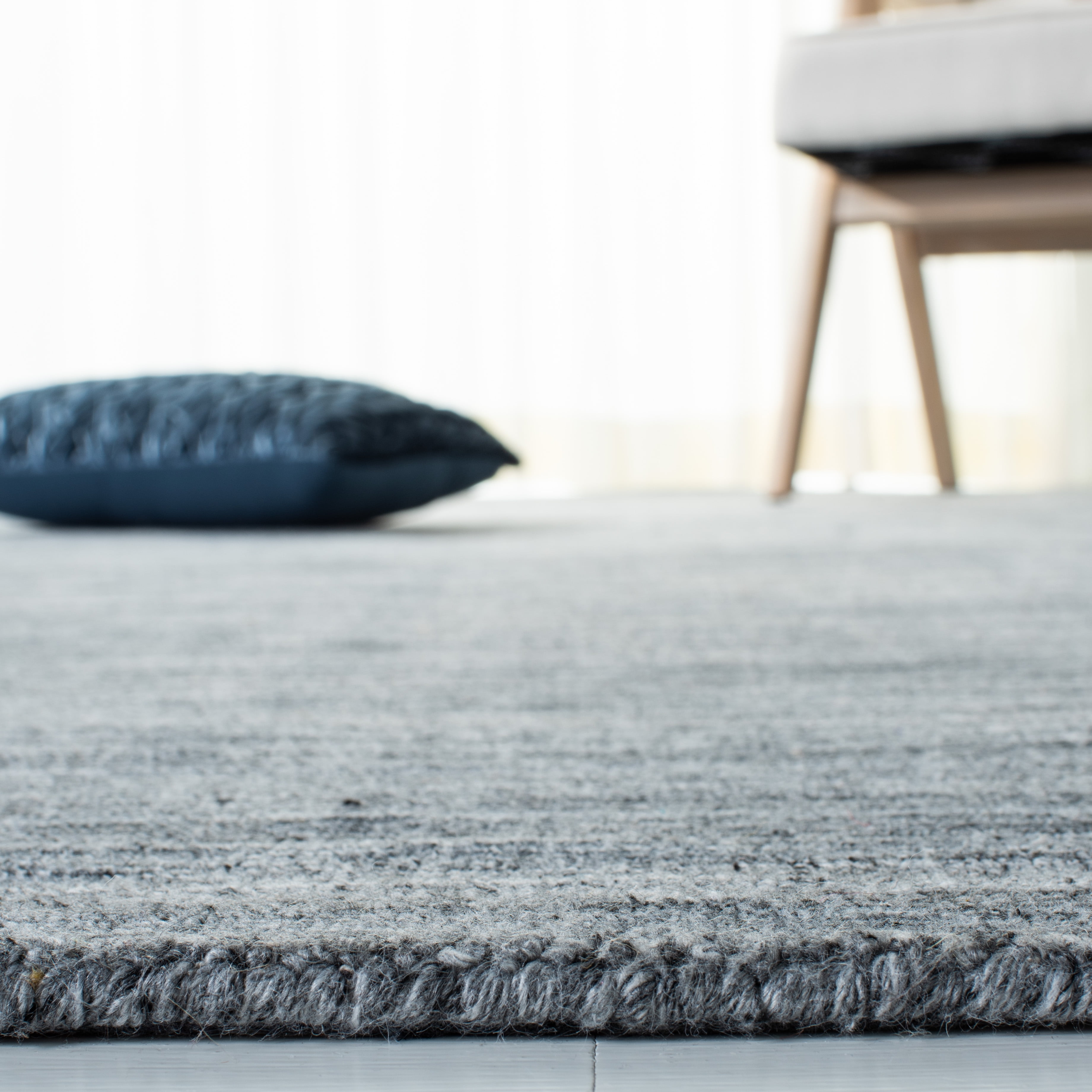 SAFAVIEH Mirage Edith Distressed Area Rug, Gray, 3' x 5'