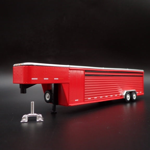 Open Box 26 FOOT CONTINUOUS GOOSENECK LIVESTOCK TRAILER 1:64 SCALE DIORAMA DIECAST MODEL