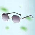 thumbnail image 4 of geométricas ura gafas de sol antideslumbrantes para mujer protección UV400 gafas de sol de viaje ciclismo gafas de Golf Gris degradado Baoblaze Gafas de sol sin montura, 4 of 8