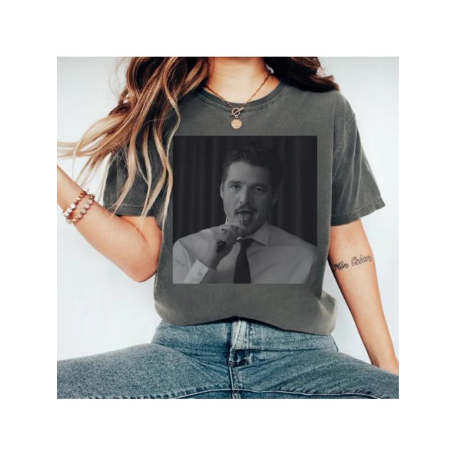 v2 pedro pascal daddy tribute Tshirt