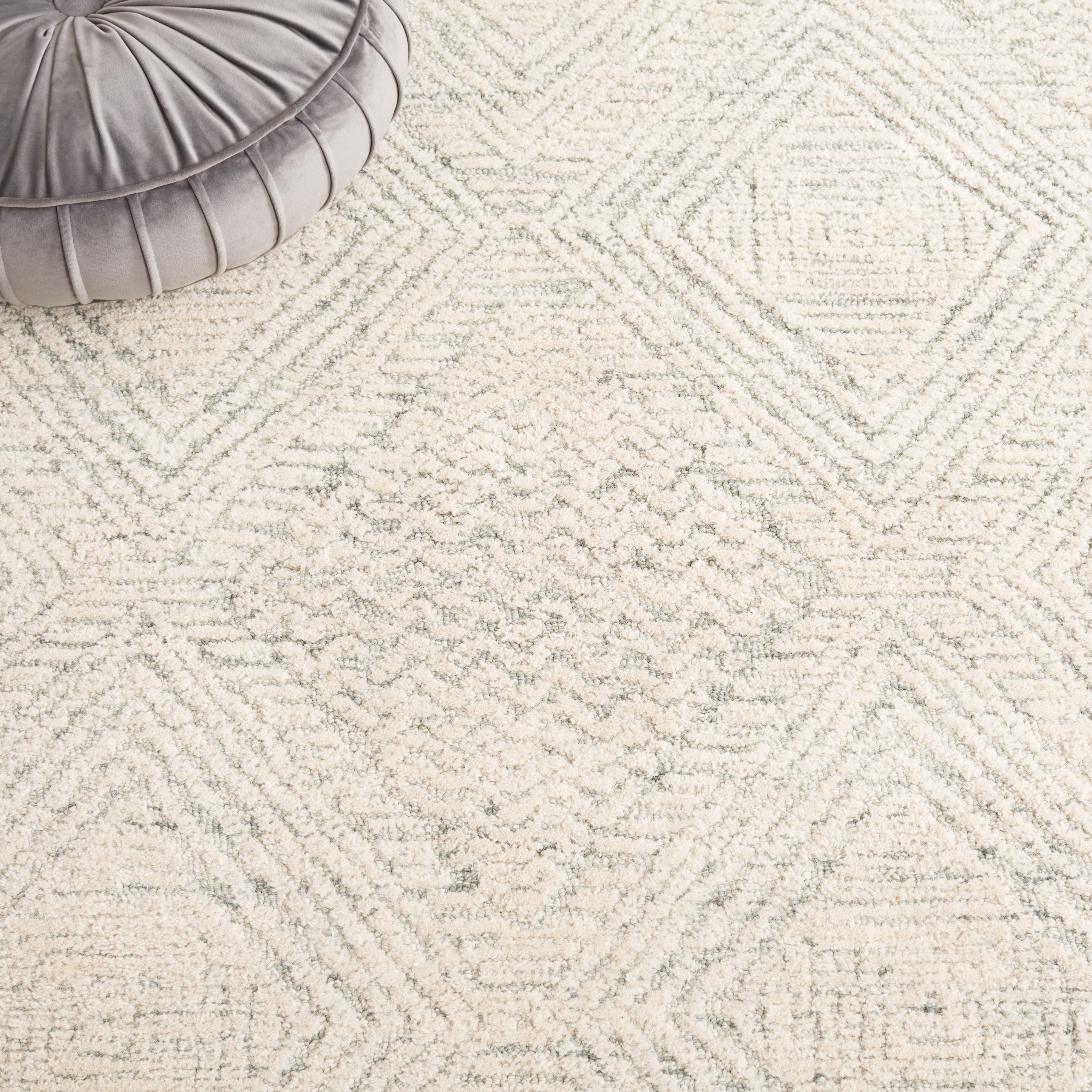 SAFAVIEH Textural Devona Geometric Area Rug, Grey/Ivory, 8' x 10'