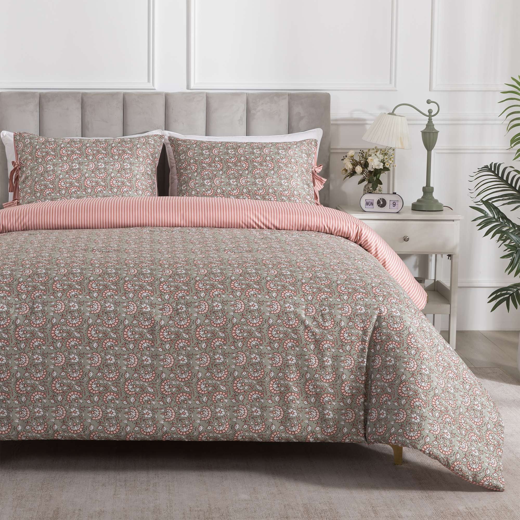 Mainstays Full/Queen Comforter Set, All-Season Reversible, 3-Piece, Green Floral Bowknot