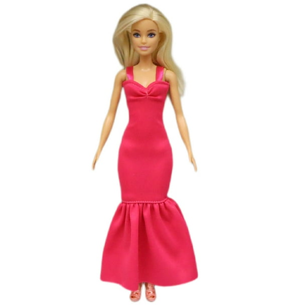 robe de princesse rouge pour barbie  Robe de poupée, Robe de mariée barbie,  Tenues haute couture