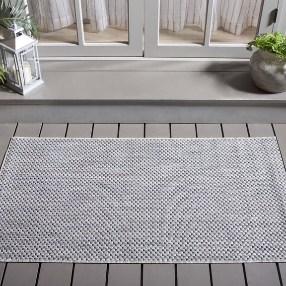Safavieh Courtyard Finnian Solid Indoor/Outdoor Area Rug, Gray/Navy, 2'7" x 5'