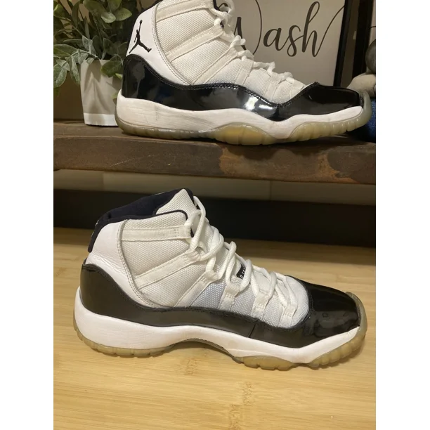 Ni - ke Ni - ke Air Jordan 11 Retro GS 'Concord' 2018 378038-100 7Y Women’s 8.5