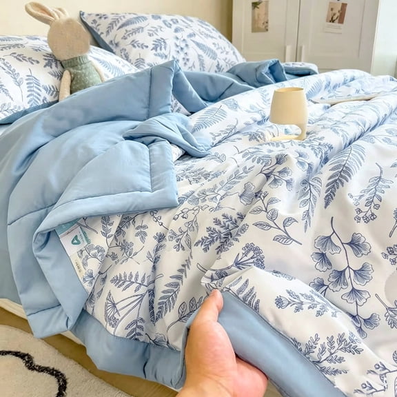 New Air Condition Quilt - Lightweight Blanket Quilted Spring/Summer Thin Quilt White and Blue Floral Bedding(59"x79")