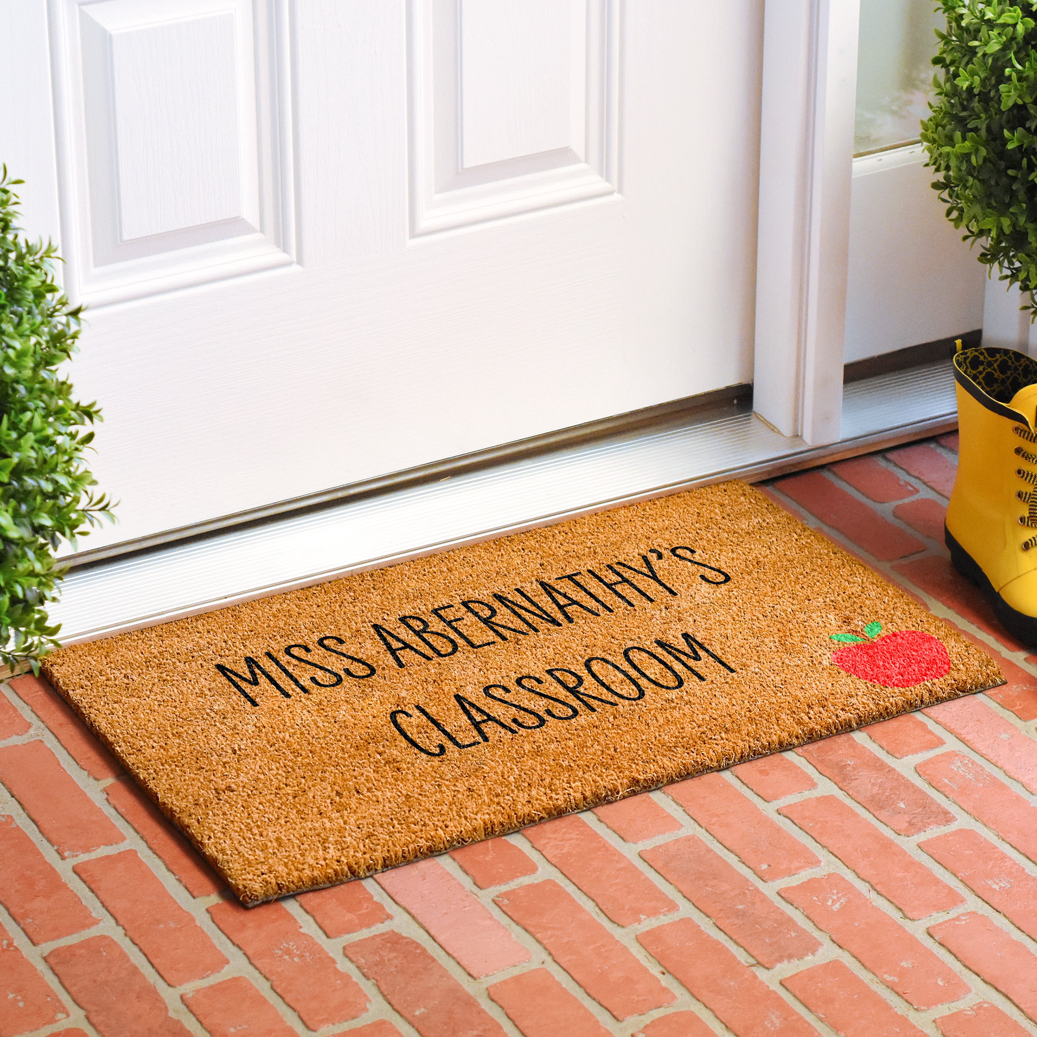Calloway Mills 111962436 Personalized Miss Classroom Doormat 24" x 36"