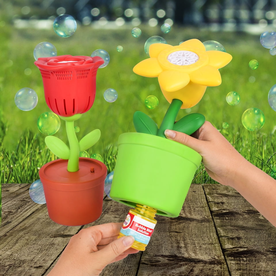 Play Day Bubble Sunflower Bubble Blowing Toy, Children Ages 3+ (Requires 3 AA Batteries)