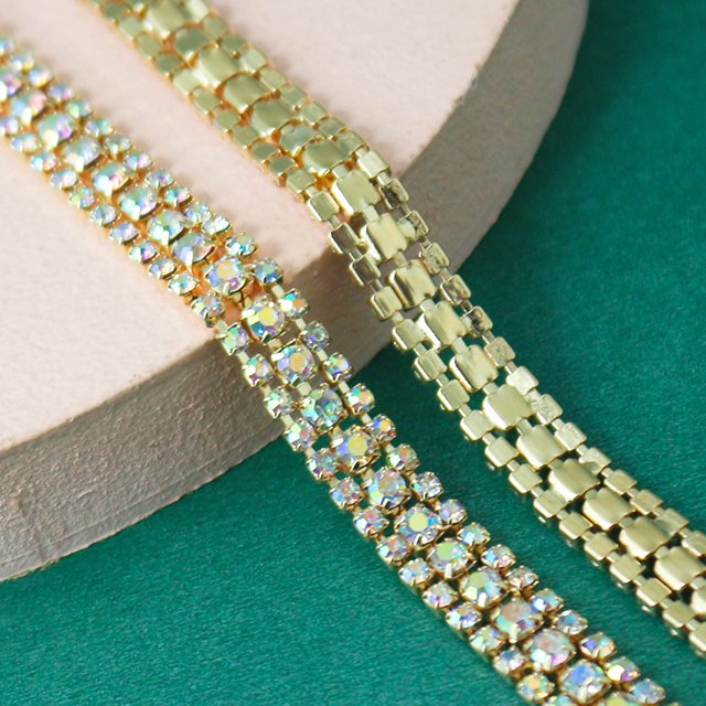 Cadena de diamantes de garra blanca cosida a mano Cinturón de diamantes de varias filas Ropa decorativa Bolso Accesorios Material de accesorios Cadena de garra