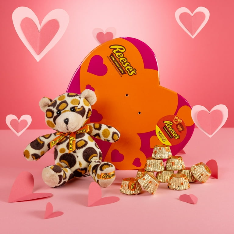 Galerie Reese‚Äôs Heart Box with Plush and 12 Pieces of Chocolate