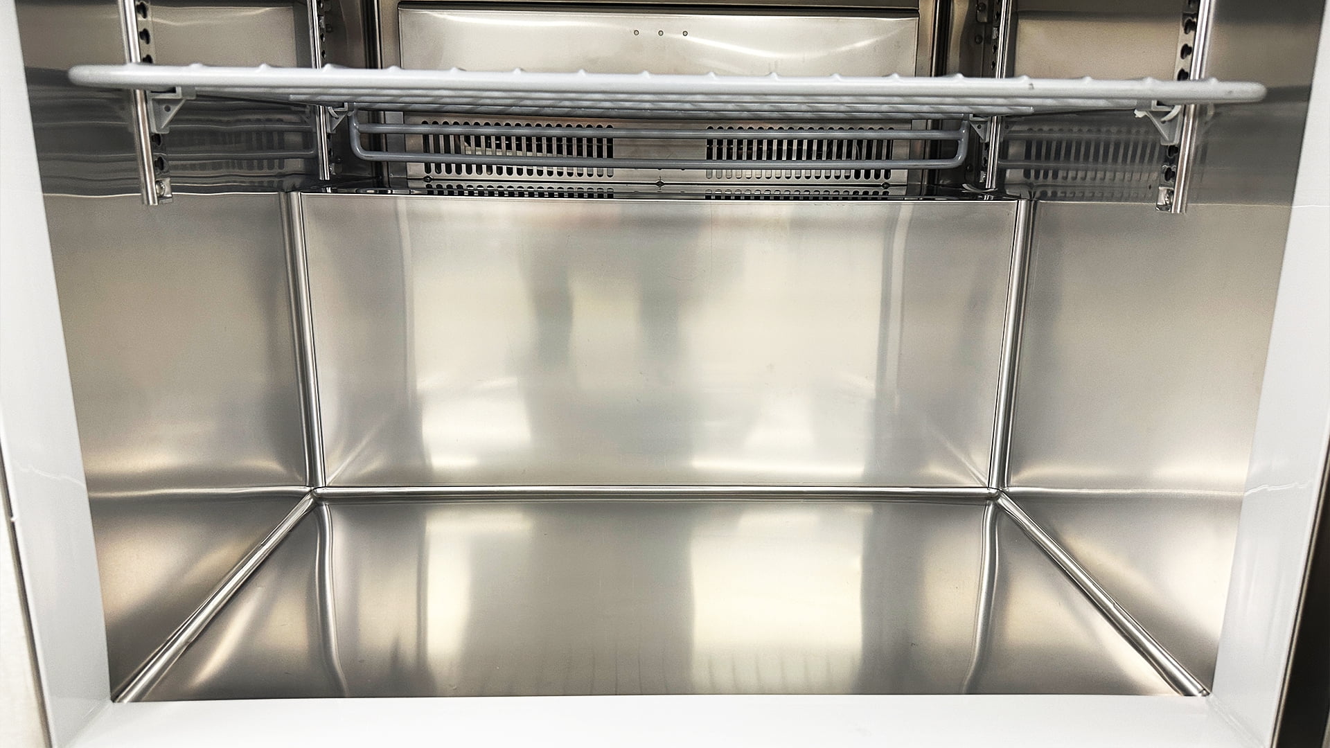 NSF 28 in. Commercial Freezer 7.2 Cu.Ft Undercounter Freezer Single Door Worktop Freezer