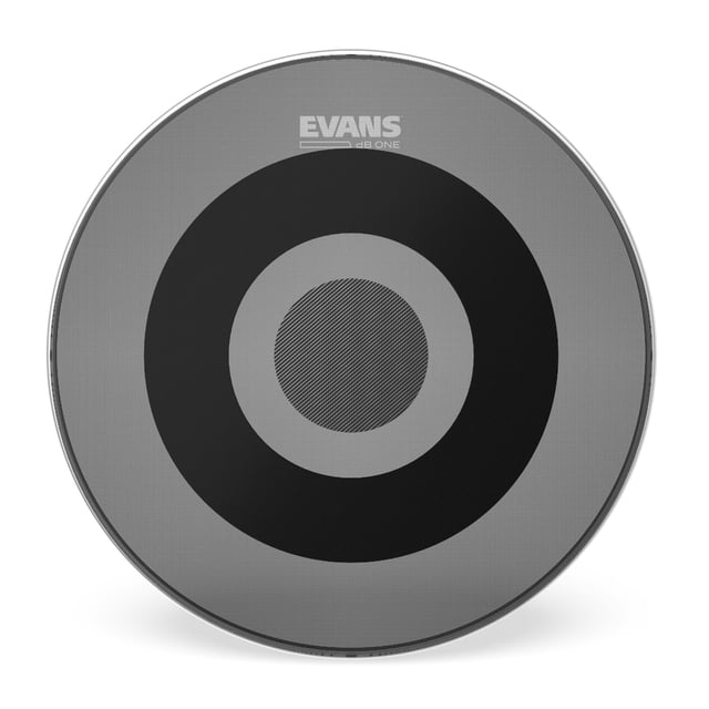 La batería de bajo Evans dB One de Drum Heads de 22 pulgadas reduce el volumen