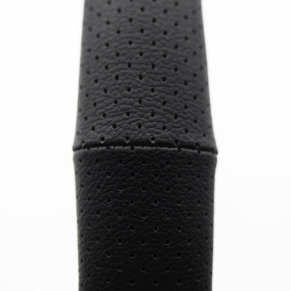 18 .in STEERING WHEEL COVER BLK GEN LE