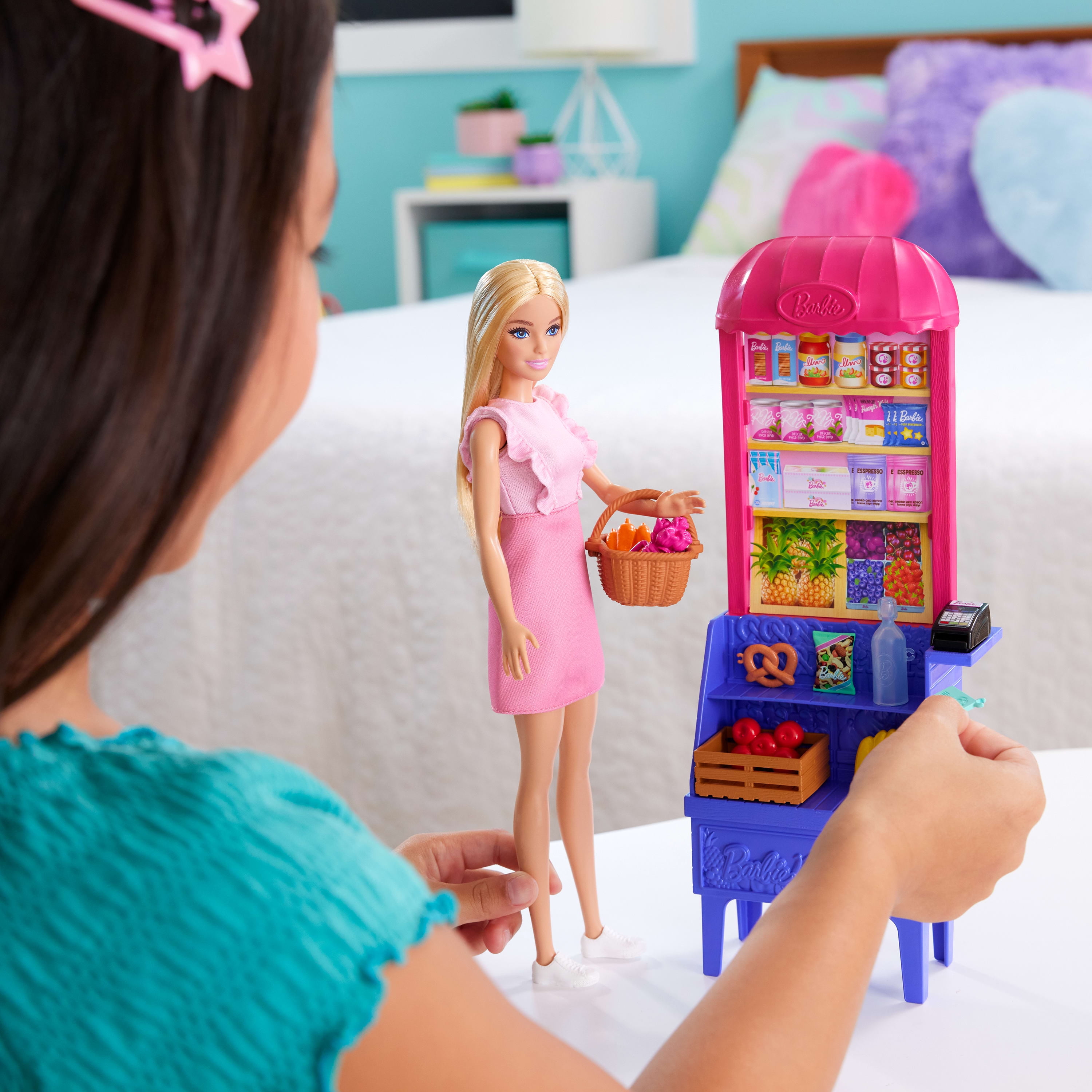 Barbie and Teresa Recipe for Friendship Malibu at the Market Doll & Playset with 11 Accessories, Ages 3Y+