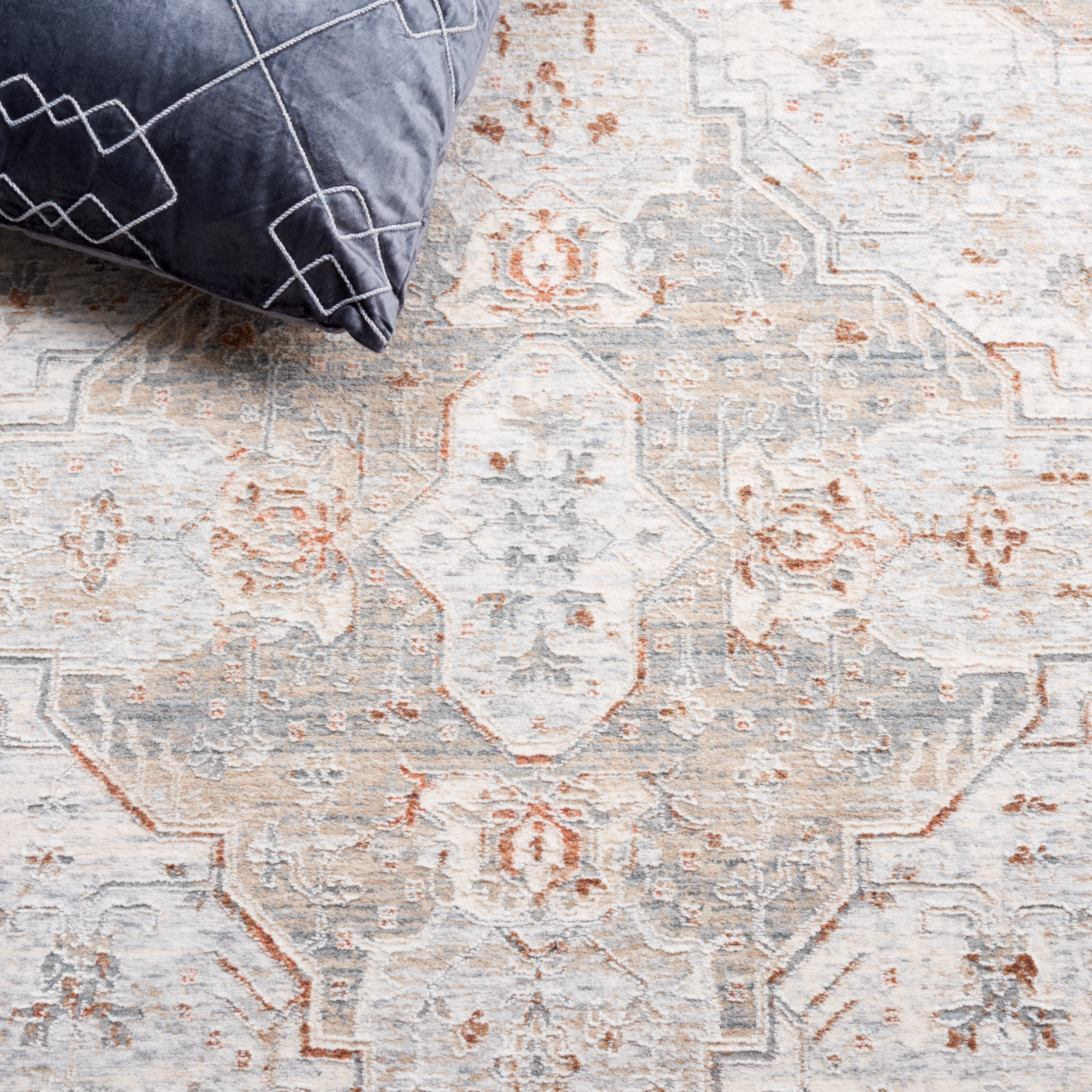 SAFAVIEH Marmara Frances Oriental Area Rug, Beige/Blue Rust, 4' x 6'