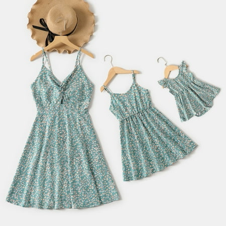 

PatPat Green Floral Print Twist Front Tie Back Cami Dress for Mom and Me