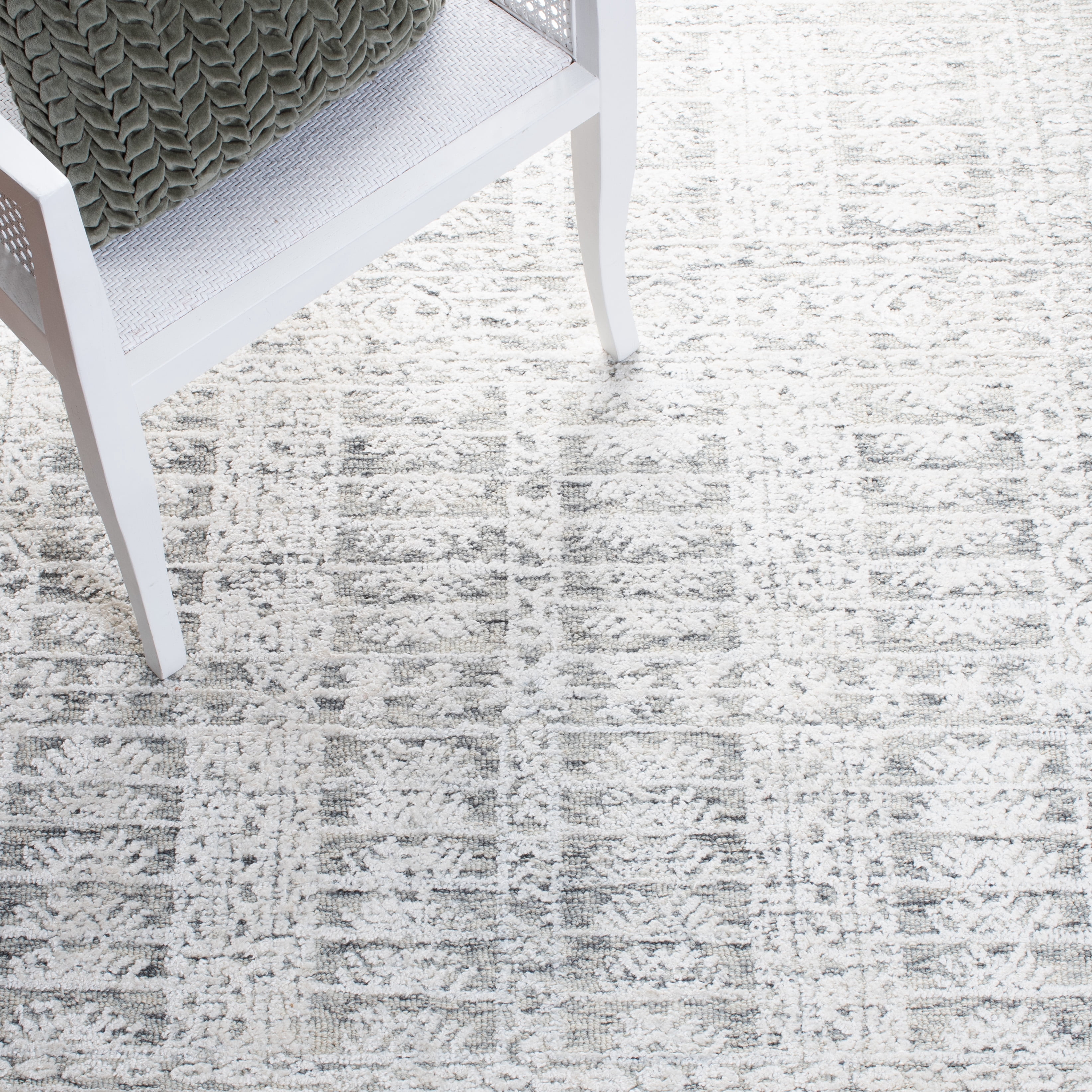 SAFAVIEH Glamour Rothesay Geometric Area Rug, Charcoal/Ivory, 9' x 12'