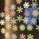 thumbnail image 3 of Pegatinas navideñas Avdjesfny con copos de nieve luminosos para pared, para habitación infantil, guardería, dormitorio, sala de estar, dormitorio, copos de nieve fluorescentes (50 unidades), 3 of 5