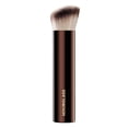 thumbnail image 1 of Brocha para base de maquillaje HOURGLASS Vanish con acabado impecable, 1 of 5