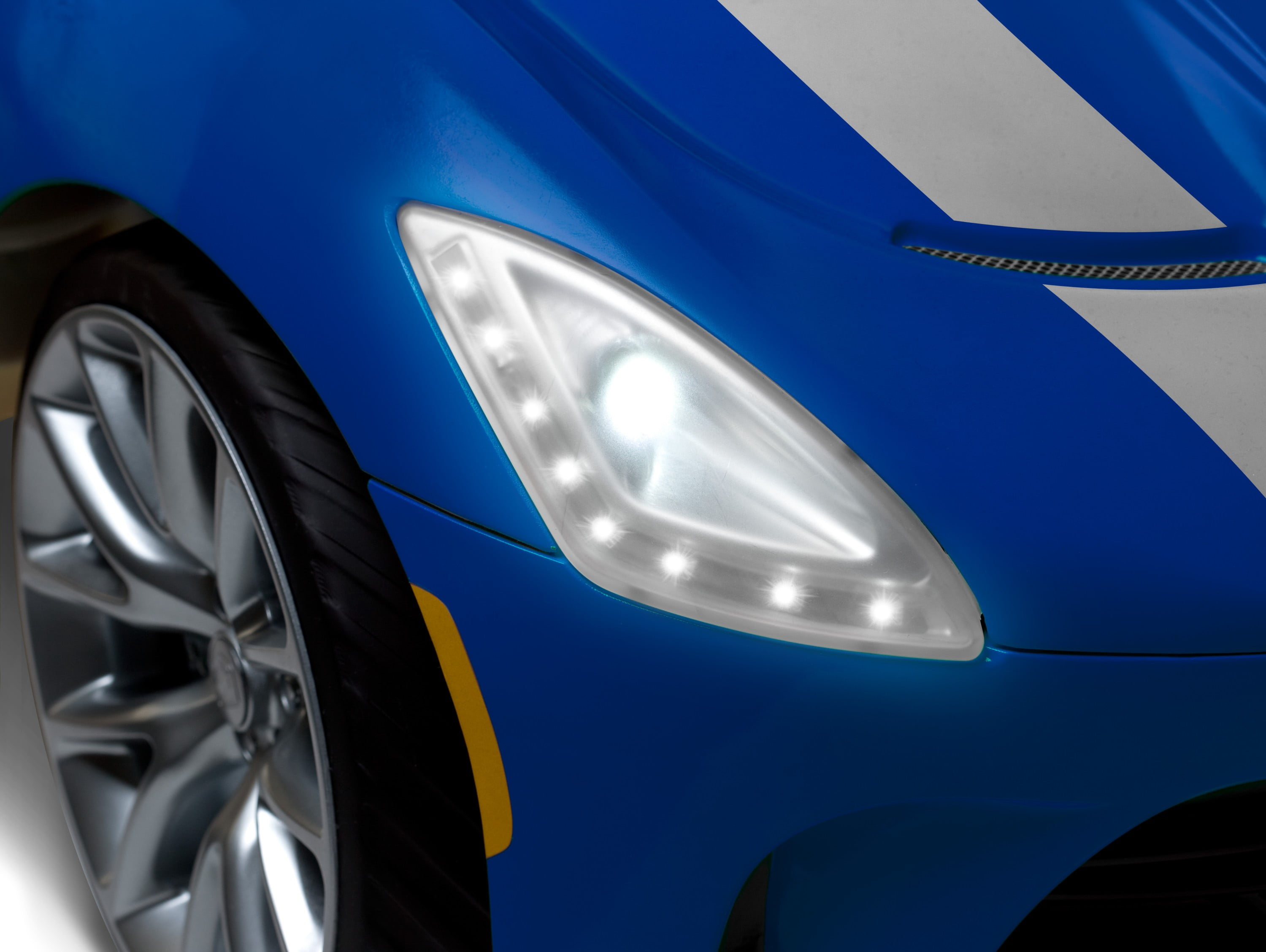 kid trax dodge viper srt 12v ride on