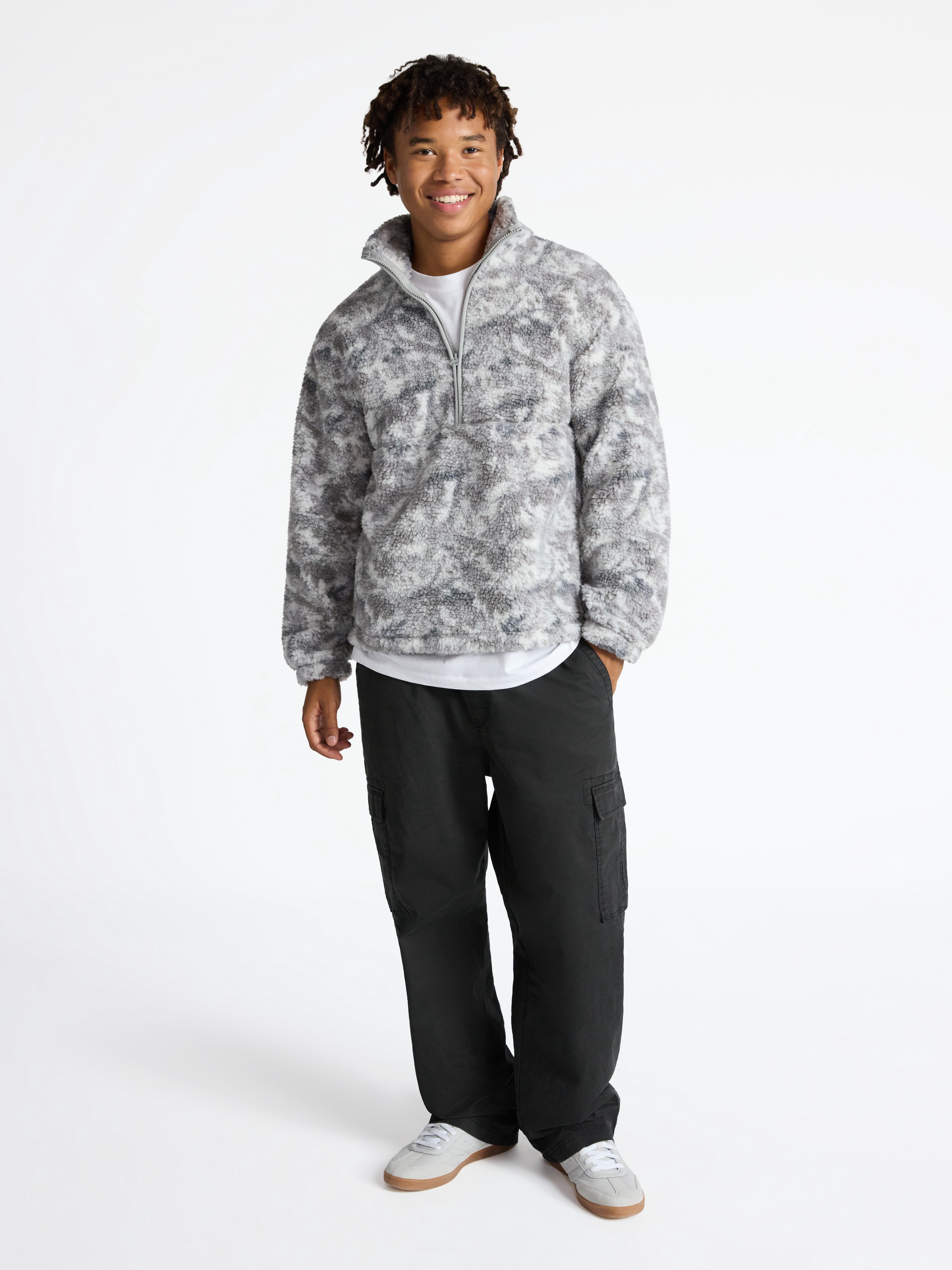 No Boundaries High Pile Fleece Pullover with Long Sleeves, Men's XS-4XL